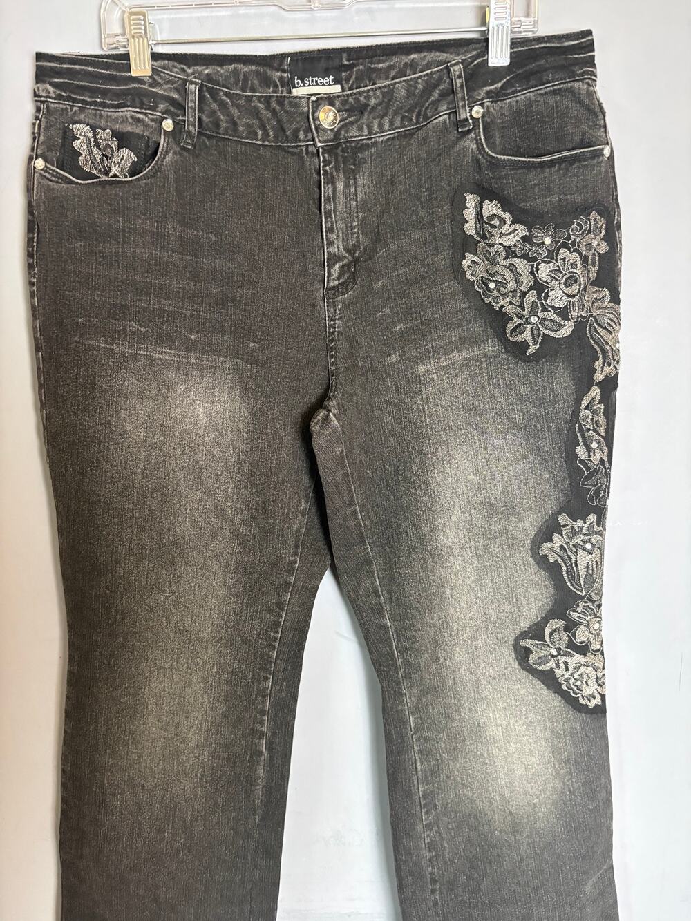 B Street Women’s Black Embroidered Denim Jeans Floral Pattern Read
